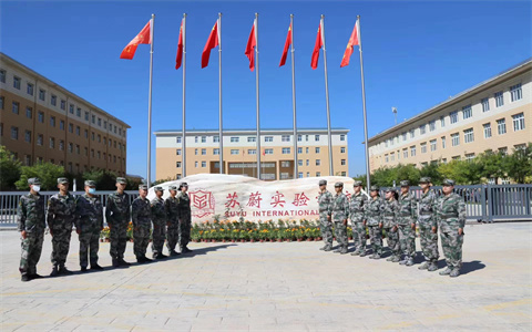 石家莊軍昇拓展的軍事夏令營确保每位學(xué)員在活動中(zhōng)都能(néng)得到有(yǒu)效的提升和鍛煉